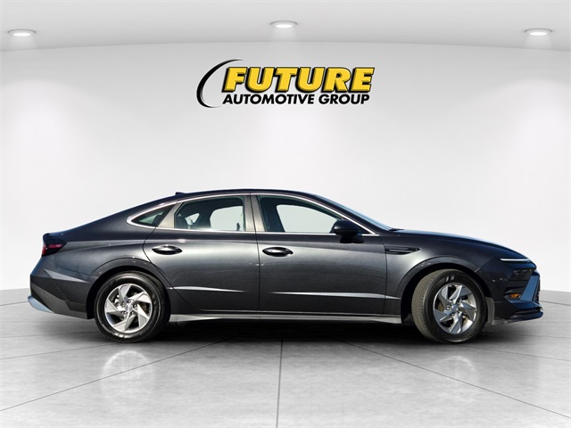 2025 Hyundai Sonata SE Image 4 of 27