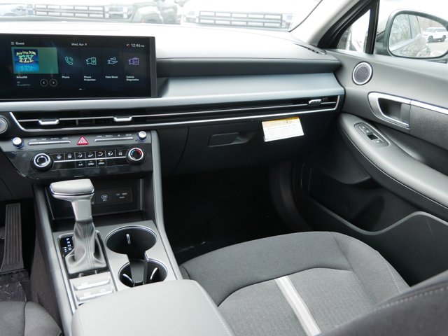 Vehicle image 8 of 10