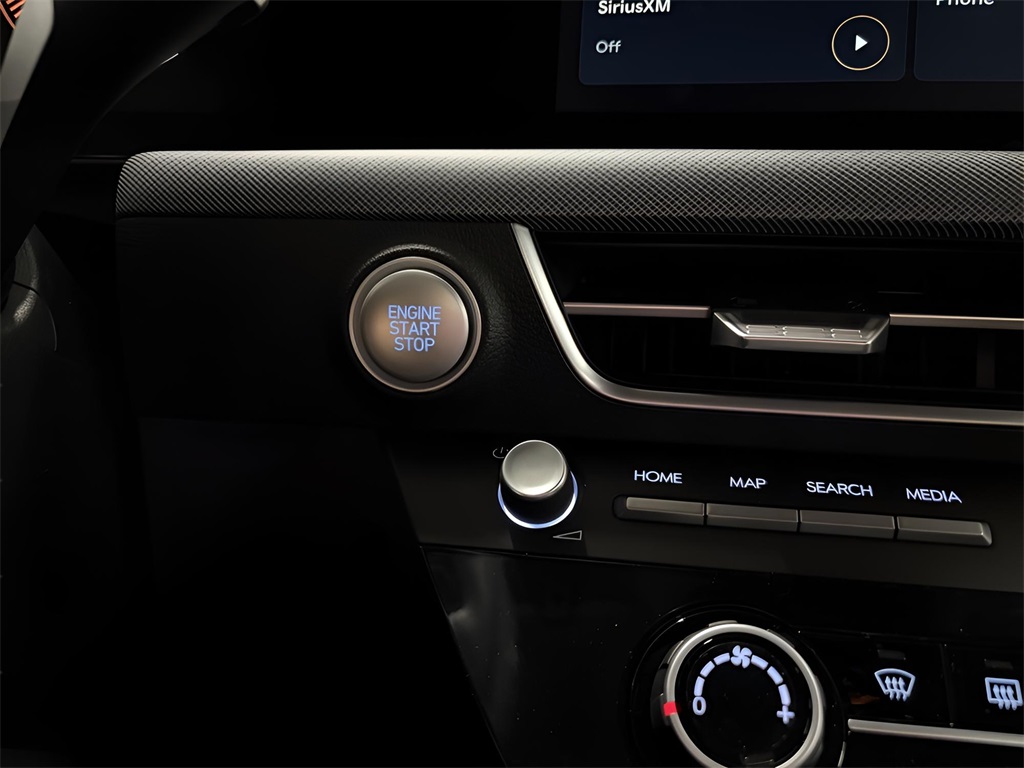 Vehicle image 18 of 25