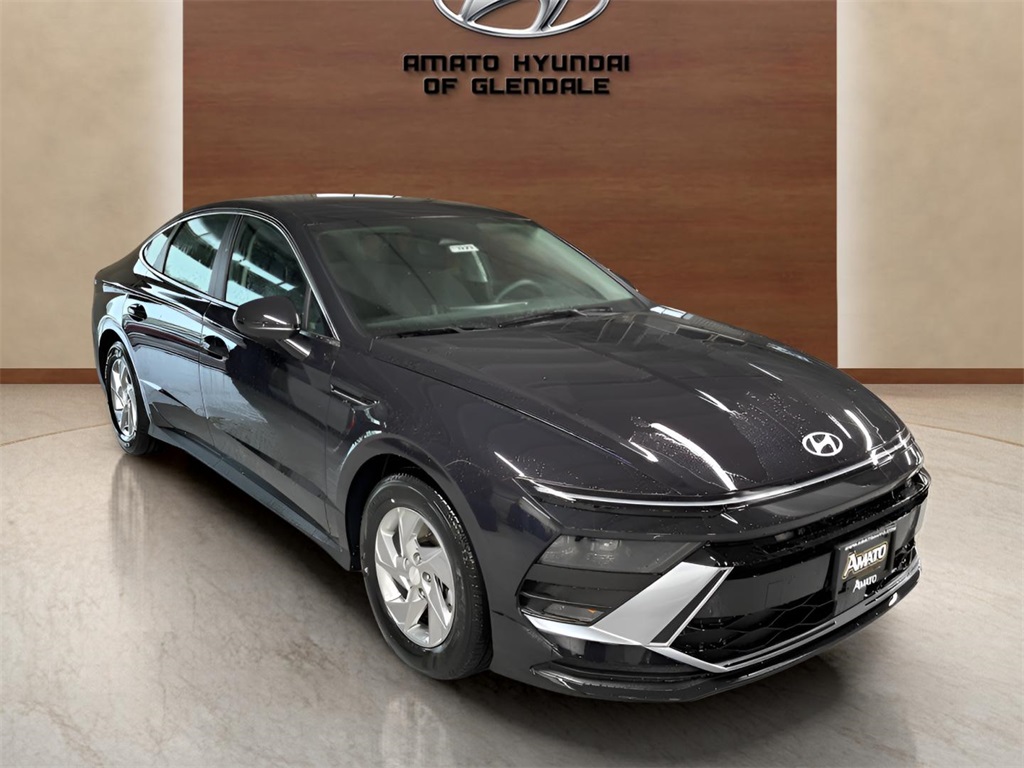 Vehicle image 4 of 25