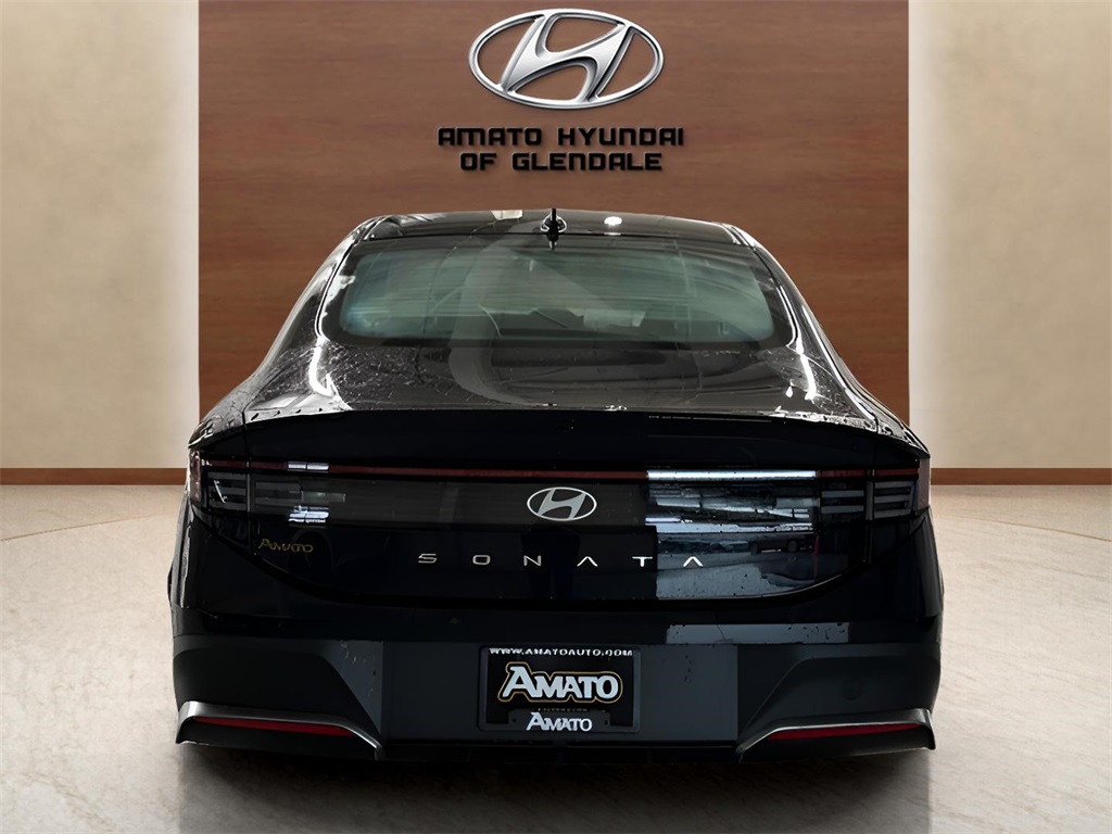 Vehicle image 7 of 25