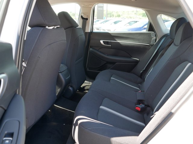 Vehicle image 6 of 10