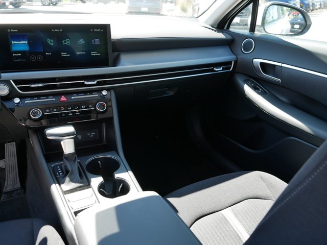 Vehicle image 8 of 10