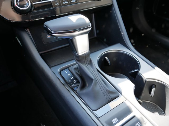Vehicle image 9 of 10