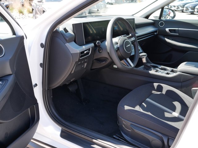 Vehicle image 5 of 10