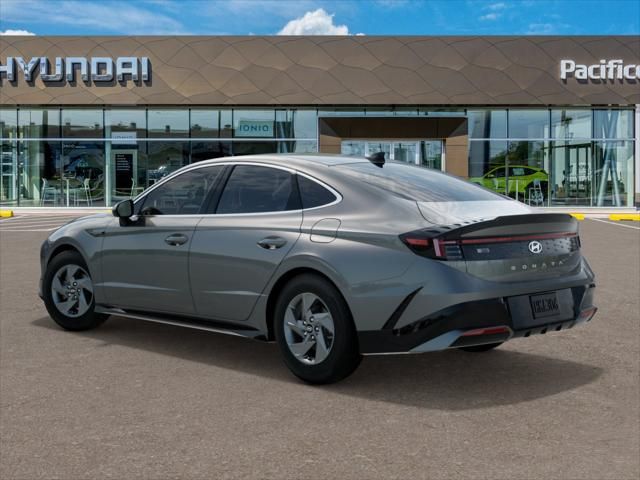 Vehicle image 6 of 17