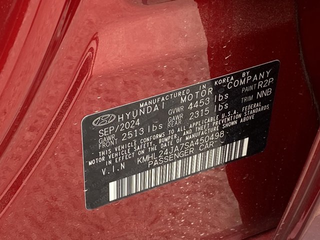Vehicle image 17 of 18