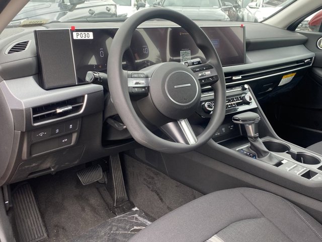 Vehicle image 11 of 18