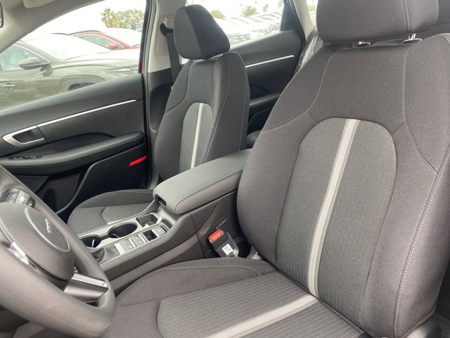 Vehicle image 13 of 18