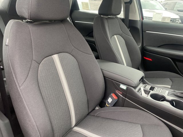 Vehicle image 7 of 18