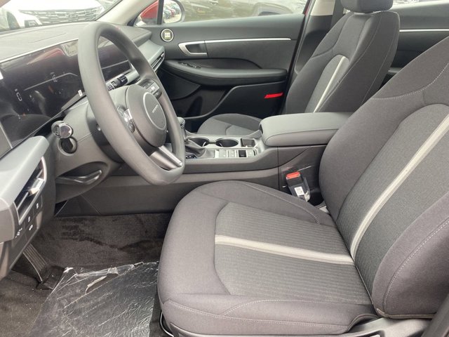 Vehicle image 12 of 18