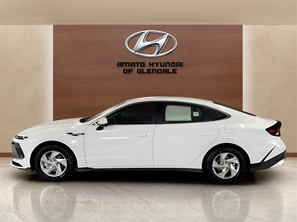 Vehicle image 9 of 34