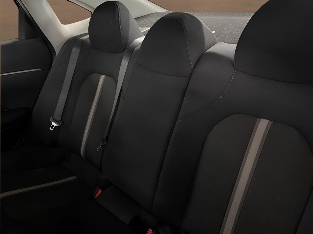 Vehicle image 26 of 34