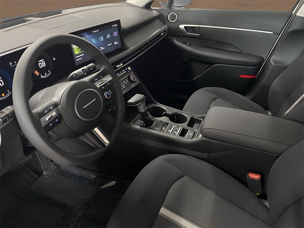 Vehicle image 11 of 34