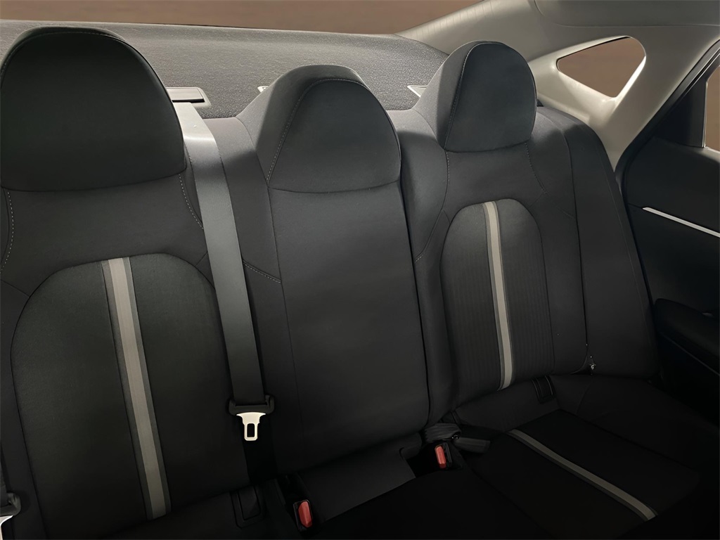 Vehicle image 29 of 34