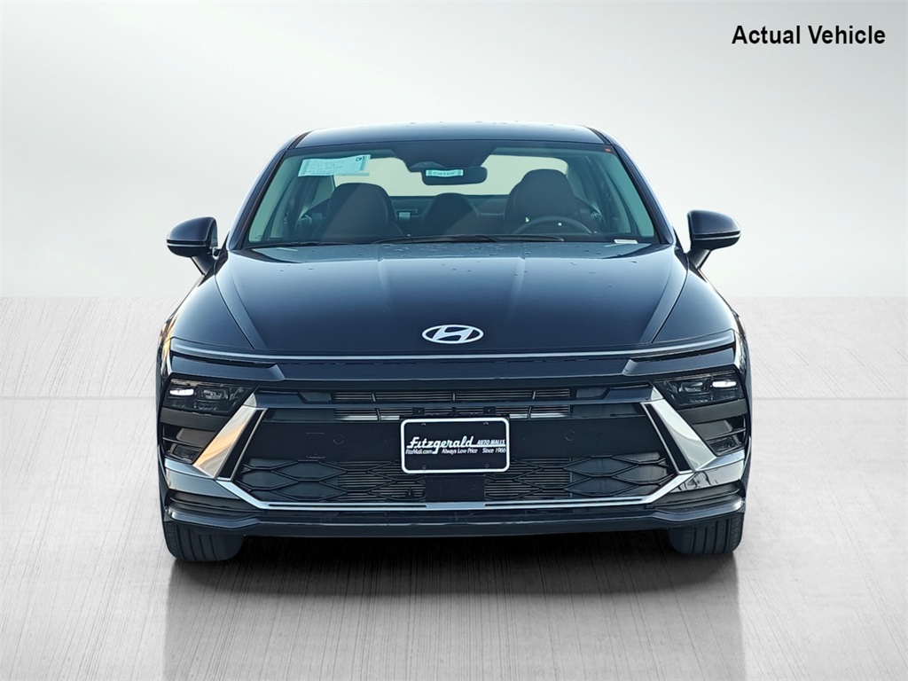 Vehicle image 4 of 27
