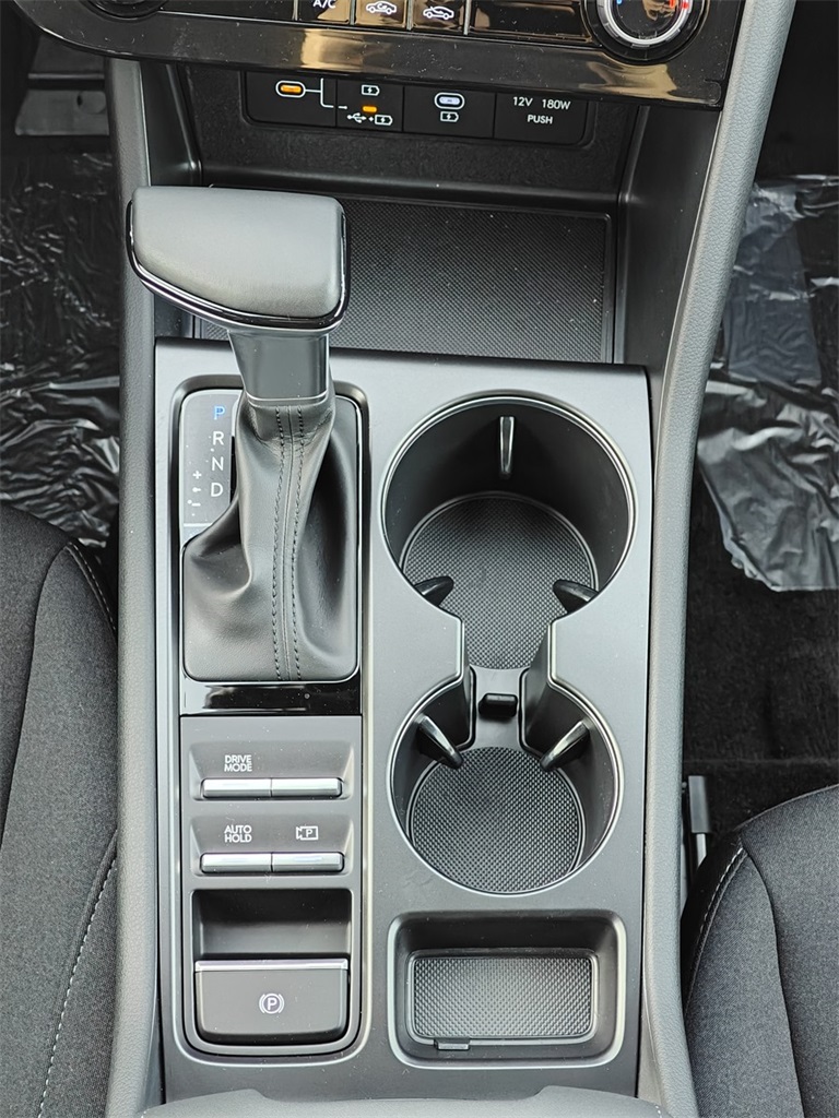 Vehicle image 23 of 27