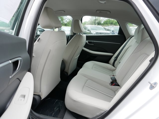 Vehicle image 6 of 10