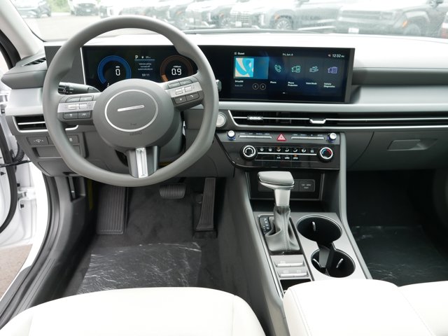 Vehicle image 7 of 10