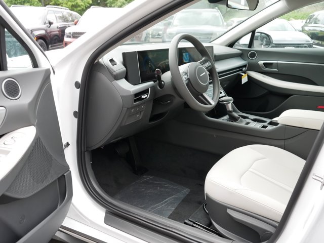 Vehicle image 5 of 10