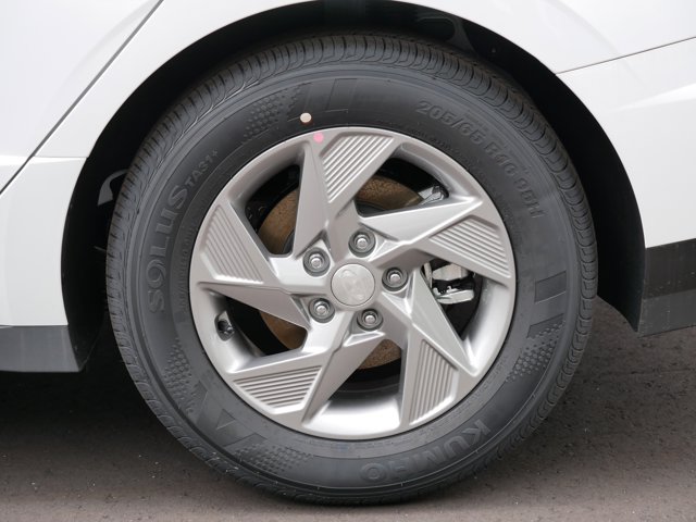 Vehicle image 4 of 10