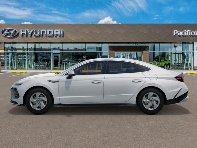 Vehicle image 7 of 17