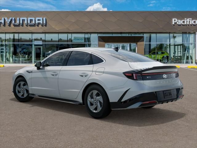 Vehicle image 6 of 17