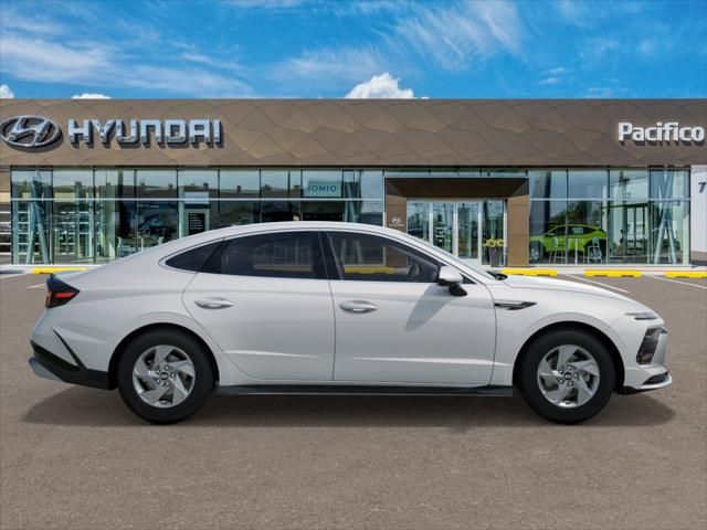 Vehicle image 4 of 17