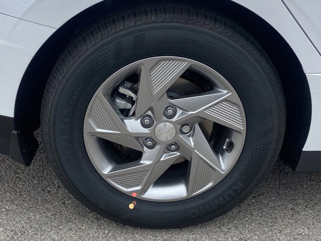 Vehicle image 6 of 18