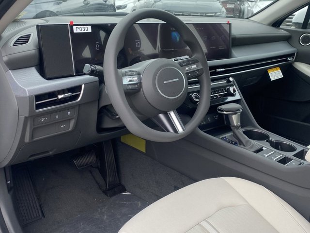 Vehicle image 11 of 18