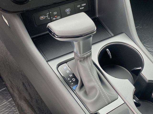 Vehicle image 16 of 18