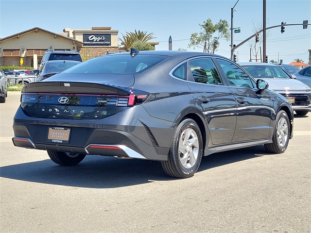 Vehicle image 4 of 23