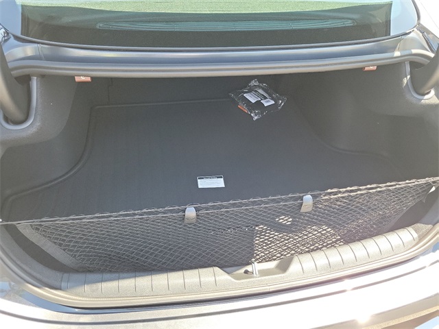 Vehicle image 21 of 23