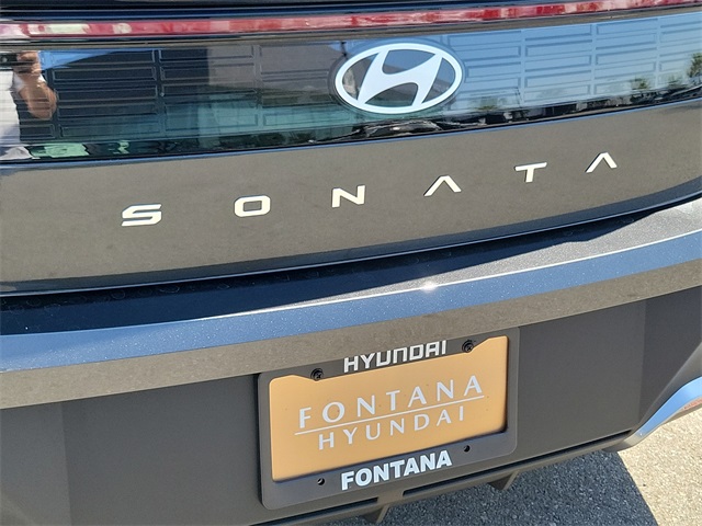 Vehicle image 22 of 23