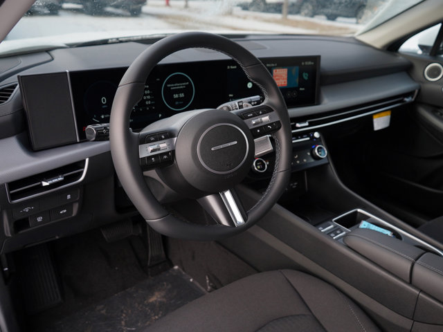 Vehicle image 13 of 24