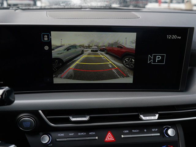 Vehicle image 17 of 24