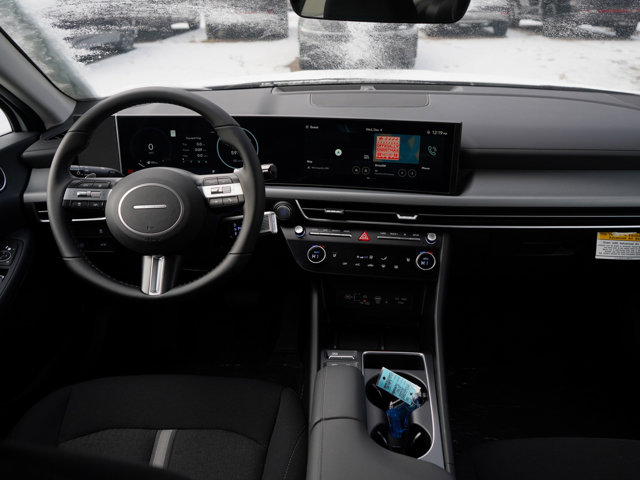 Vehicle image 11 of 24