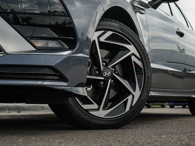 Vehicle image 6 of 23