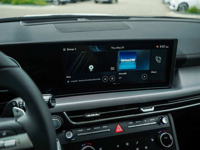 Vehicle image 21 of 23