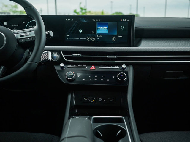 Vehicle image 14 of 23
