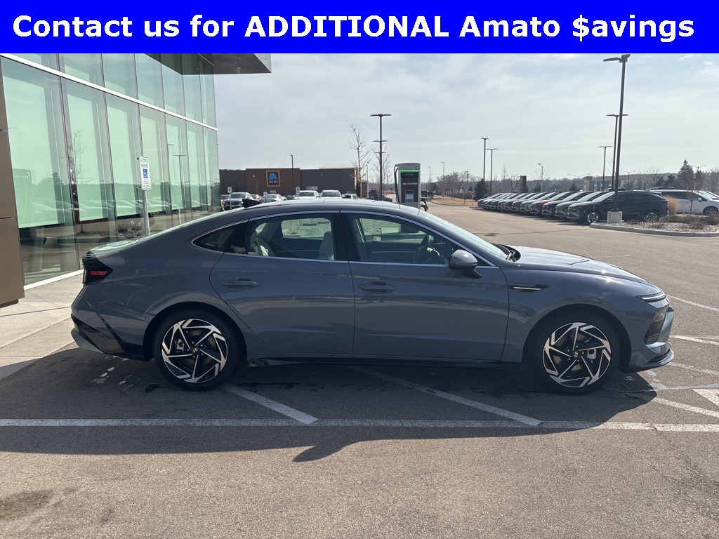 Vehicle image 4 of 29