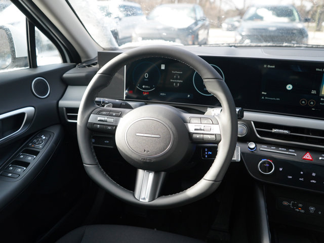Vehicle image 12 of 24