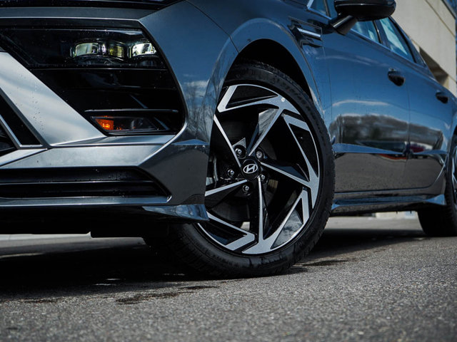 Vehicle image 5 of 24