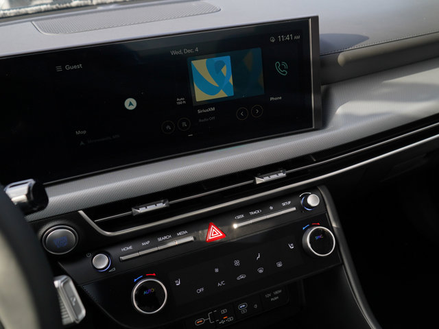 Vehicle image 21 of 24
