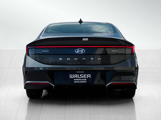 Vehicle image 3 of 24