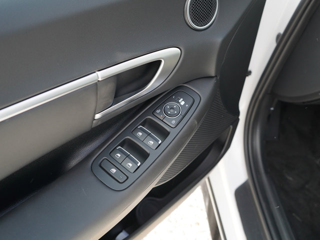 Vehicle image 14 of 24