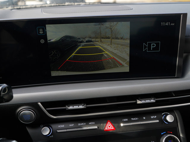 Vehicle image 22 of 24