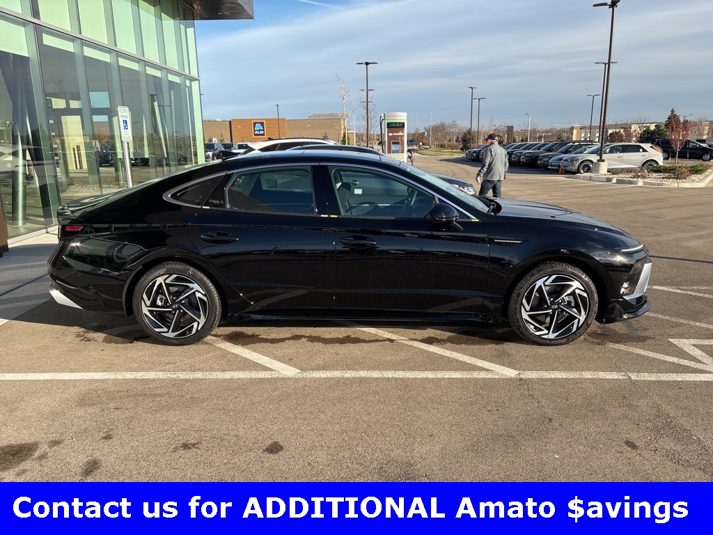 Vehicle image 4 of 28