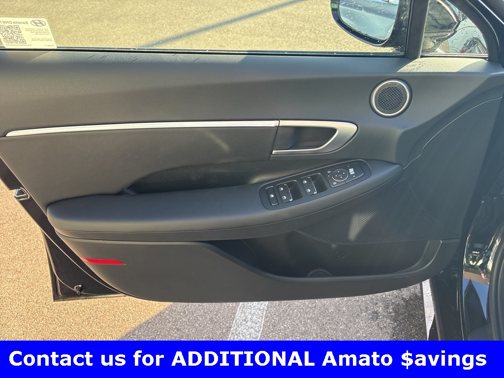 Vehicle image 12 of 28