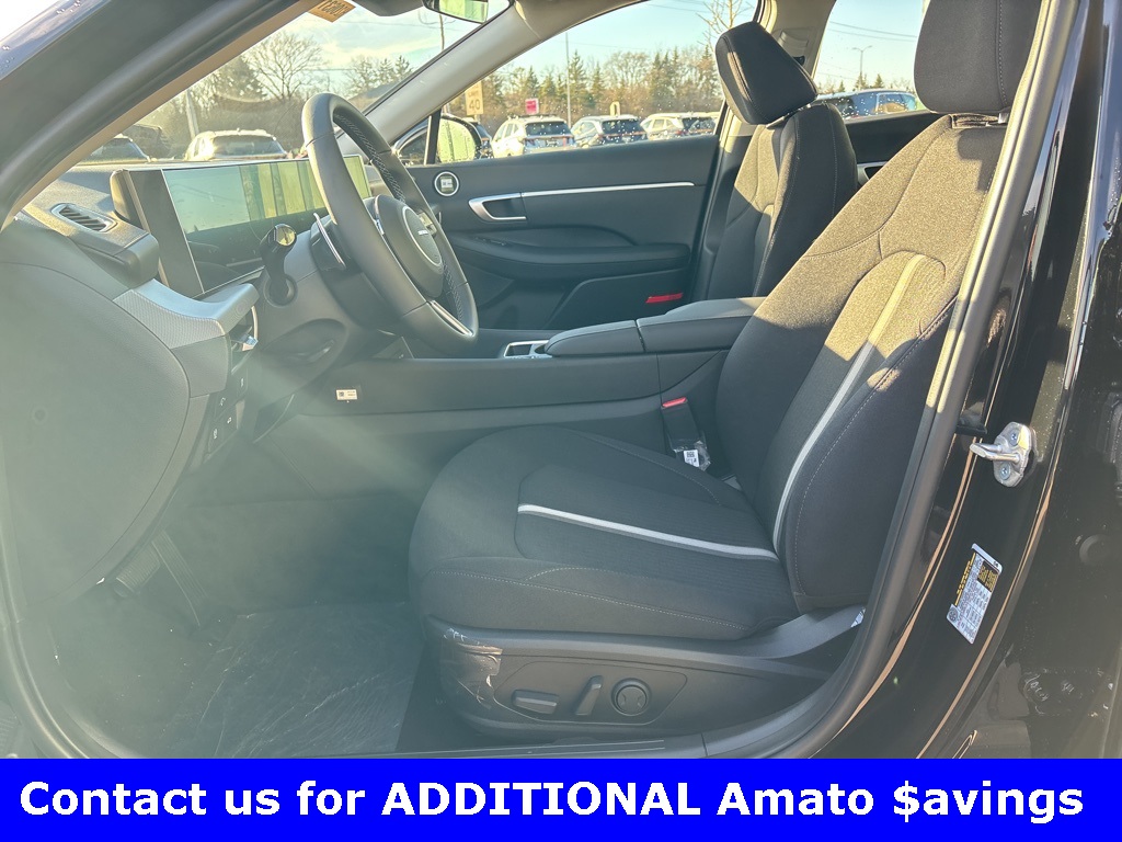 Vehicle image 13 of 28
